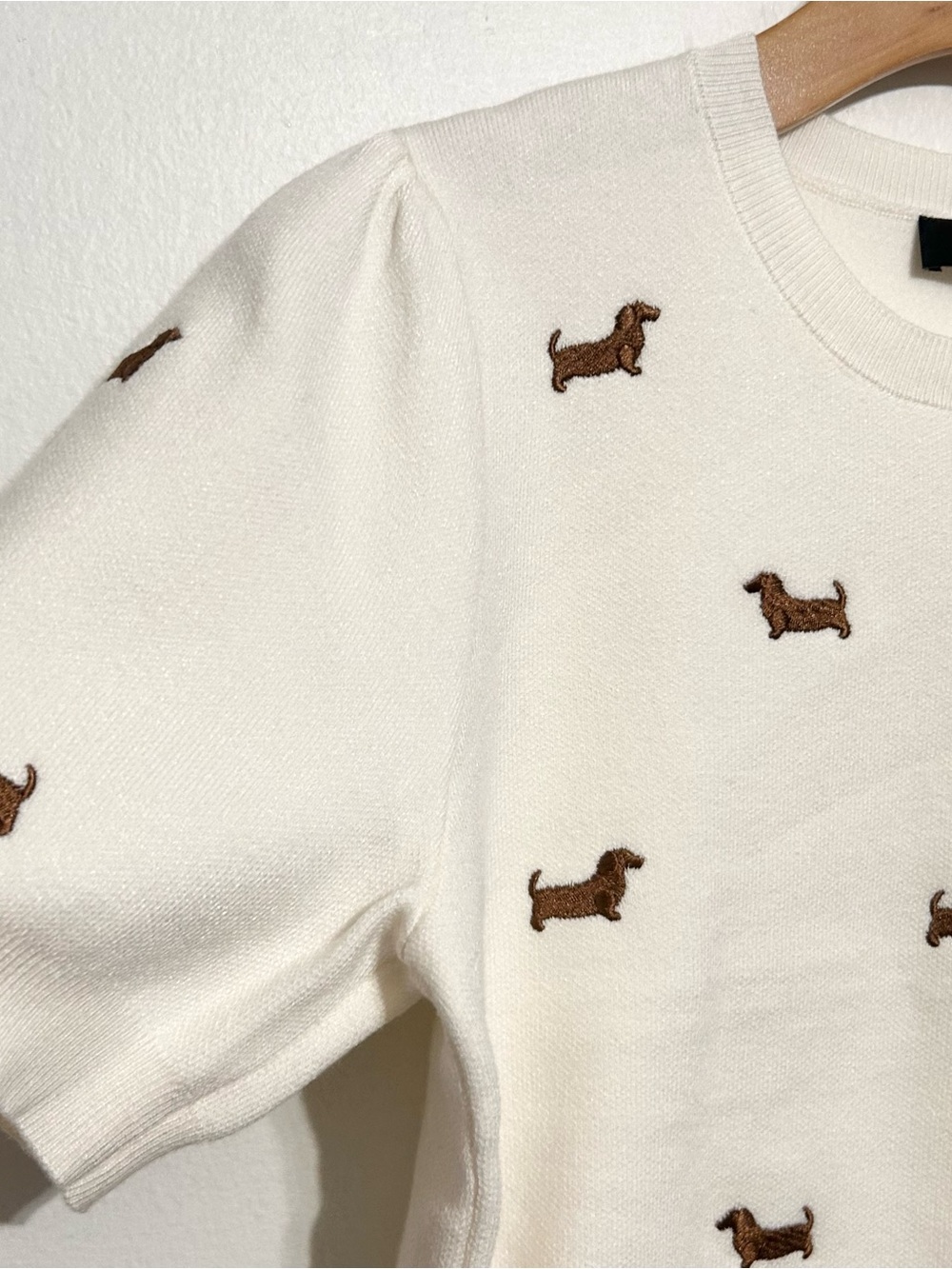 Anthropologie Cream Beige Dog Dachshund Sweater Puff Sleeve preppy old money NWT - Picture 4 of 12